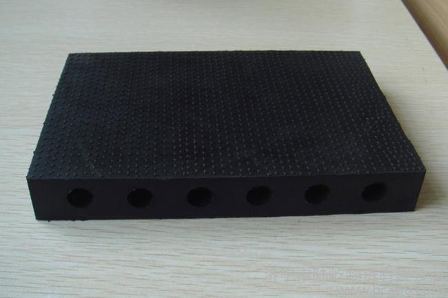 减震橡胶板技术参数  因产品生产批次,具体型号不同,以上图片仅供参考